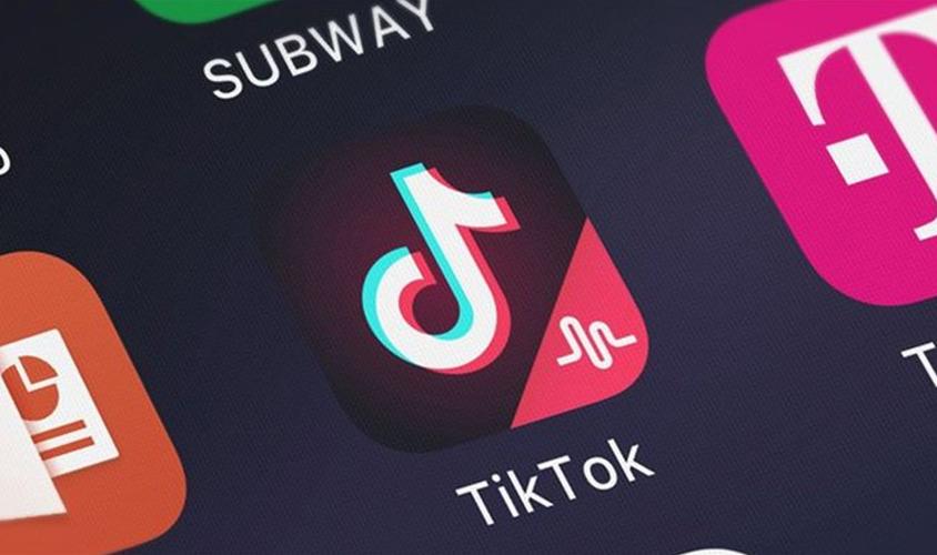 Traditional Opera Actors Find Young Audiences On Tiktok 